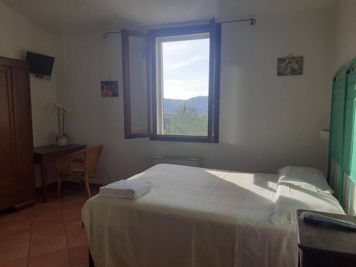 Locanda Delle Grotte Di Onferno Hotel Gemmano ภายนอก รูปภาพ